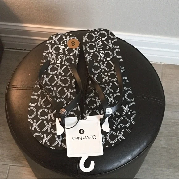 Calvin Klein Black Flip Flops - Picture 1 of 2